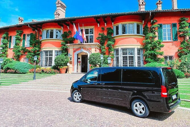 Private transfer from Como to the Lake villages and vice versa - Pickup in Como: Piazza Cavour logistics that don’t waste time