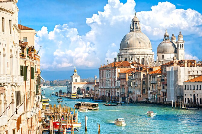 Private transfer from Milan to Venice, English speaking driver - A balanced look at driver experience: friendly help can mean different things