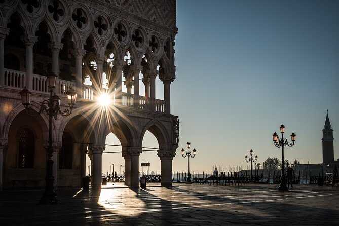 Private Transfer from Milan to Venice with a 2h Stop in Verona - Verona in two hours: Piazza delle Erbe is a smart choice
