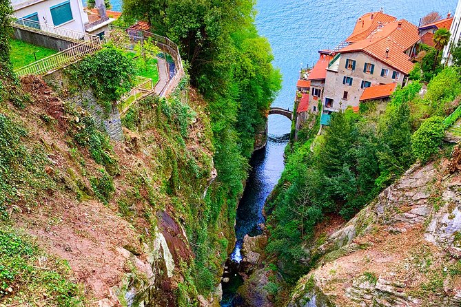 Road Bike tour in Lake Como & Bellagio - Cernobbio villa stop: the Como postcard, with context