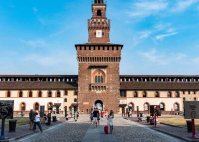 Sforza Castle & Michelangelo's Pietà Rondanini Guided Tour - Finding your guide at Piazza Castello (Torre Filarete)