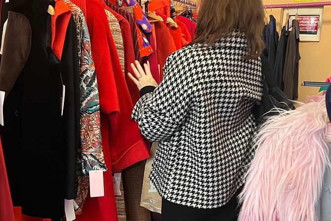 Shopping in Milan with a Fashion Stylist - Group discounts and the mobile ticket: small details, big convenience