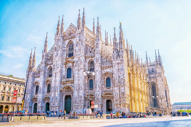 Skip-the-line Duomo Cathedral Private Tour & Rooftop Access - Rooftops: the spires, the Madonnina, and the elevator-up trick
