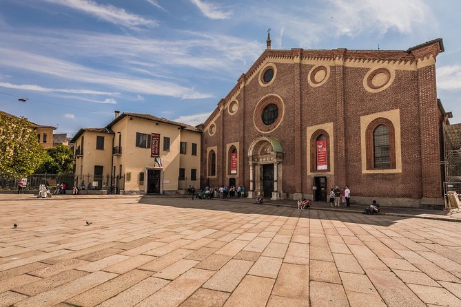Skip the Line: Last Supper Tour in Milan - Meet at Santa Maria delle Grazie: fast start, clear orientation