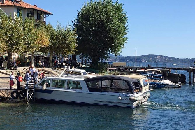 Stresa: Isola Pescatori and Isola Bella Hop-on Hop-off boat tour - On-board commentary in English: helpful context, not a full guidebook