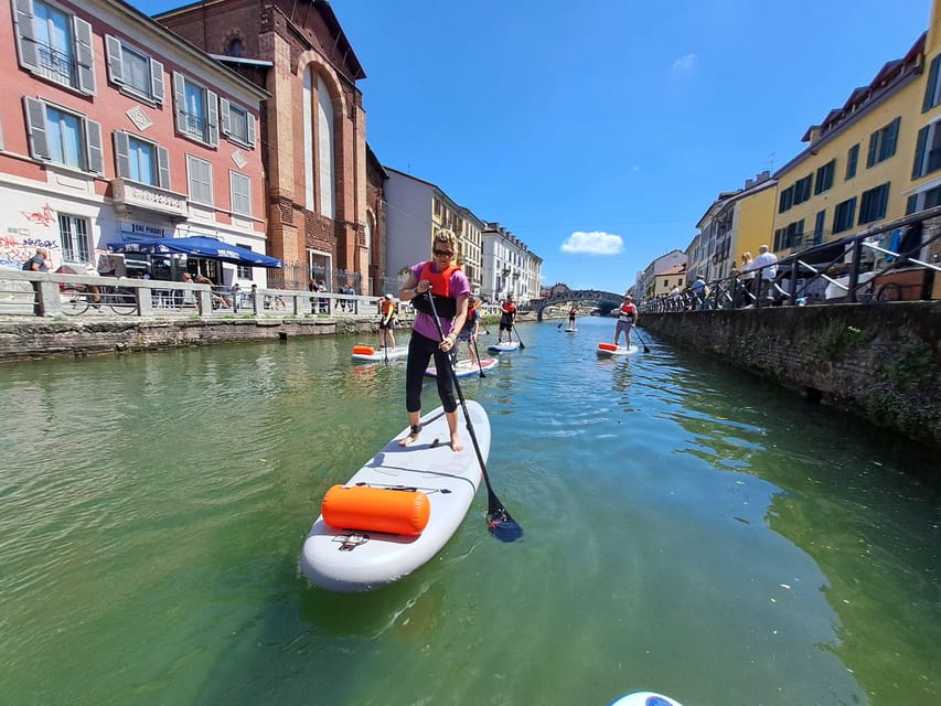 SUPMindfulness on Navigli: wellness experience in Milan - Getting set up at the sailors’ HQ and learning the basics