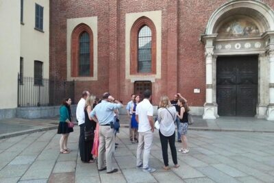 The Last Supper & Church of San Maurizio tour in Milan-group tour - Santa Maria delle Grazie: the Renaissance setup before you stare at Leonardo