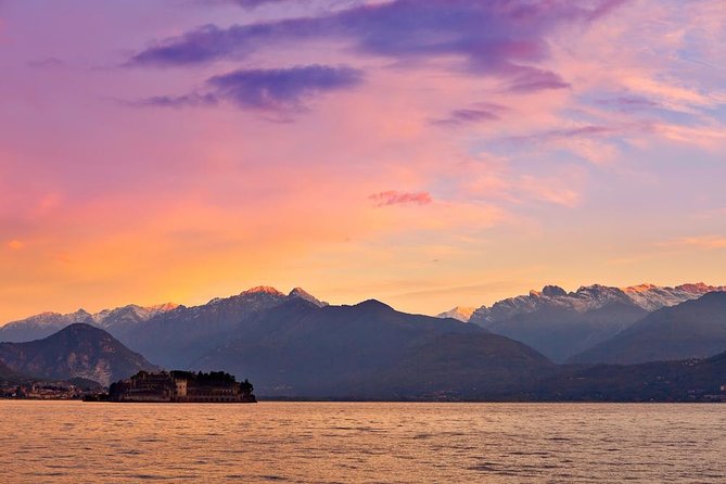 The magic of a private boat tour around the Borromean islands - On-board toast and the feel of the ride