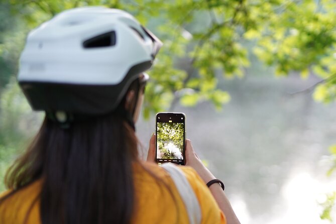 The Milan you don't expect, bike tour with picnic on the lake - Stop 1: Boscoincittà, the city forest with pond-and-animals energy