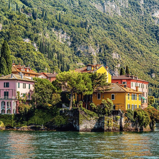Varenna: Shared Sunset Boat Tour with a Prosecco Aperitif - Audio guide in 7 languages: learning without interrupting the view