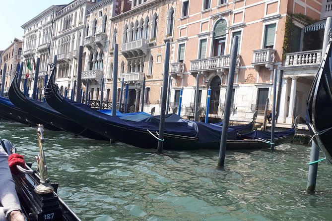 Venice Full Day tour from Milan by high speed train. Small Group - Rialto Bridge and the Grand Canal Views: A Fast Landmark That Works