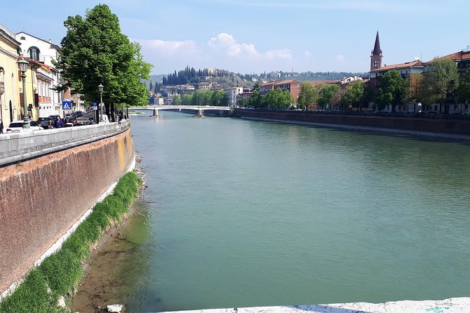 Verona & Lake Garda with Boat Cruise: Full-Day Tour from Milan - Casa di Giulietta and Piazza delle Erbe: two stops that change the mood