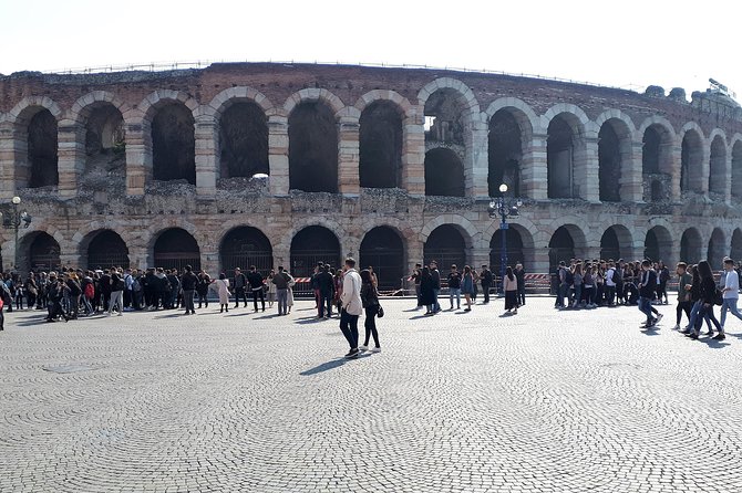 Verona & Lake Garda with Boat Cruise: Full-Day Tour from Milan - Group size and expectations: what it feels like day-of