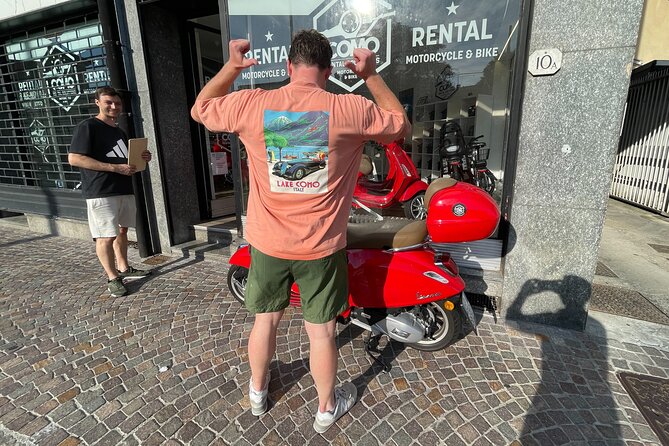 Vespa tour adventure on the lake - Como on the Vespa: Viale Geno and the seaplane ditching stop
