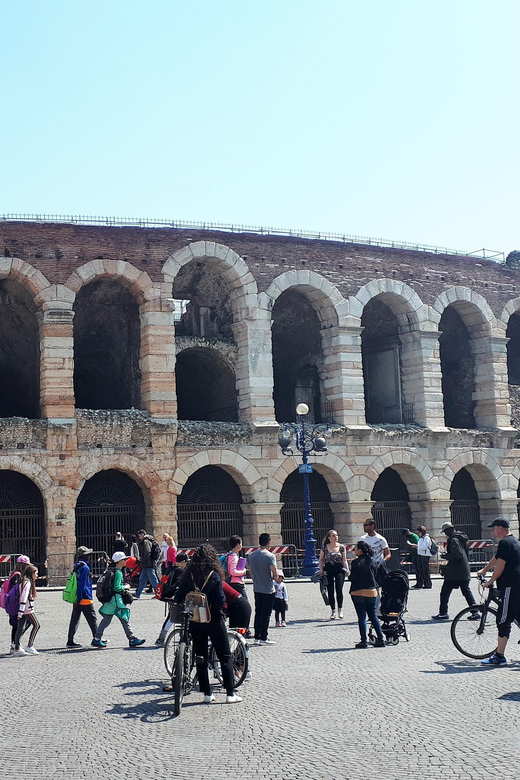 Visit of Verona and Lake Garda. Full day tour from Milan - Your Verona window: shopping and free time (2.5 hours)