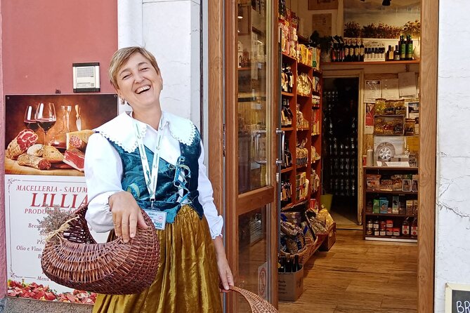 Walking Tour Varenna, the village and the craftsmen - Craft stops that change how you look at everyday streets
