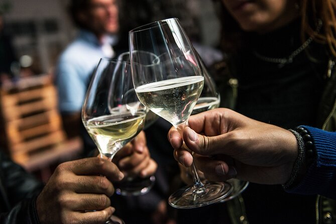 Wine Class and Tasting in Milan - Semi Private tour - Logistics that matter: meeting point, no pickup, and planning your arrival