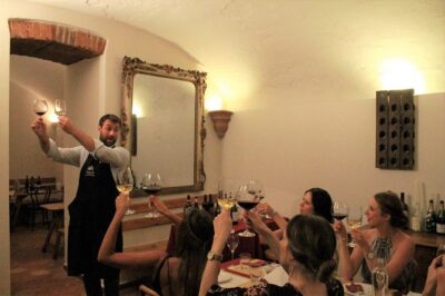 Wine Tasting Experience in Milan City Center - Exactly three Italian wines in 90 minutes (red, white, sparkling)